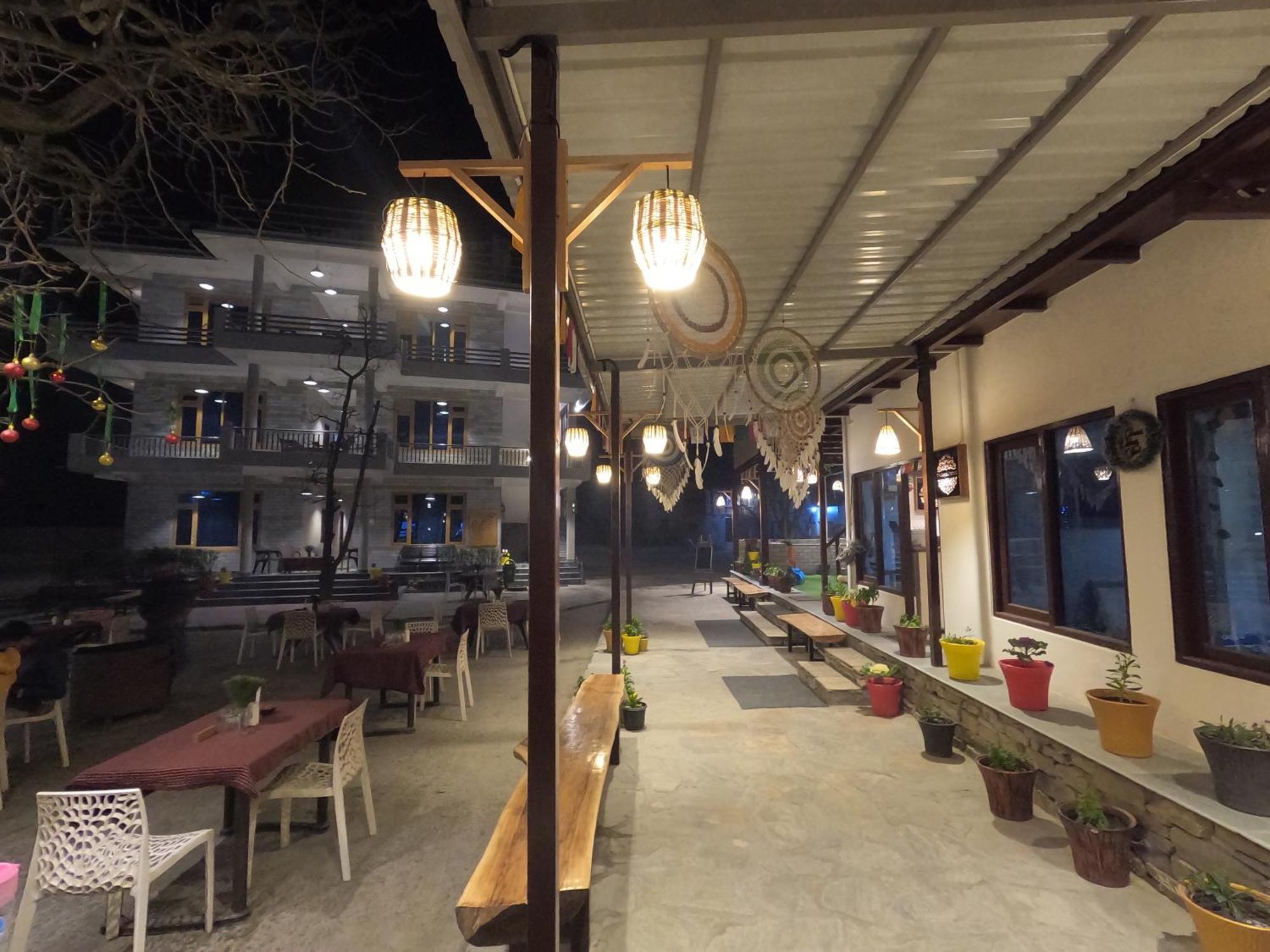 Hotel The Royal Orchard Kasol Extérieur photo