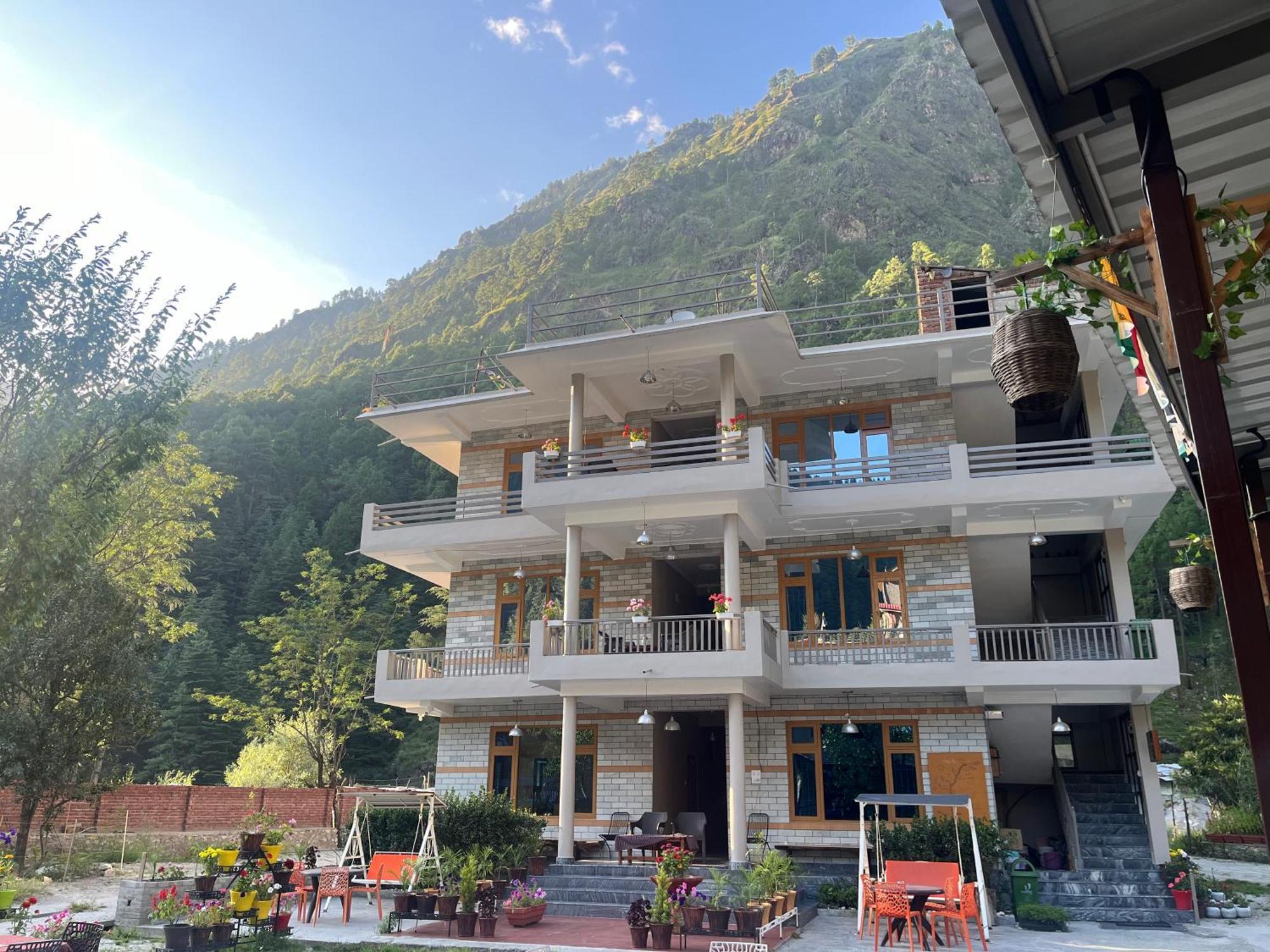 Hotel The Royal Orchard Kasol Extérieur photo