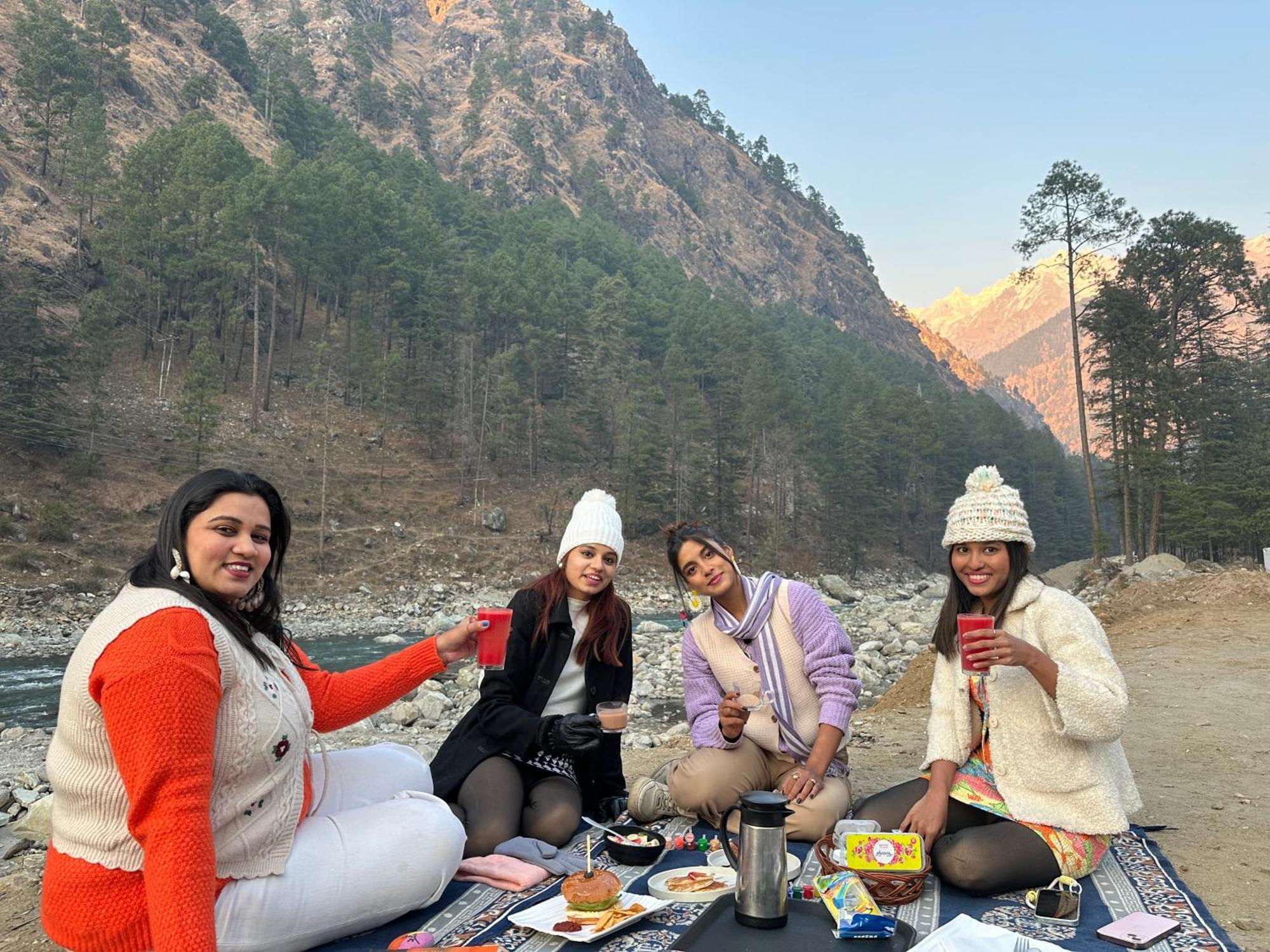 Hotel The Royal Orchard Kasol Extérieur photo